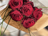Bouquet de 5 roses rouge - Les Nids Guérandais